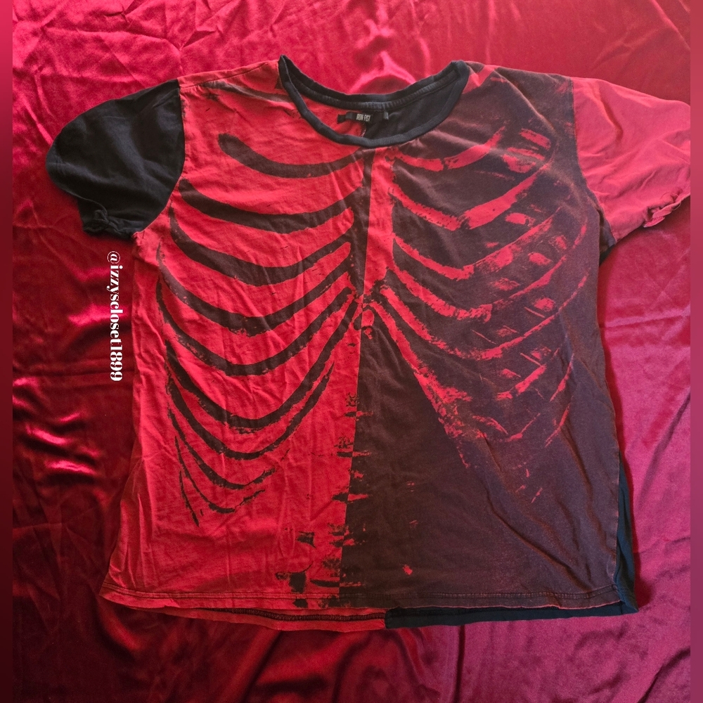 Ash Costello x Iron Fist "Bat Royalty" Half & Half Skeleton Shirt in red & black